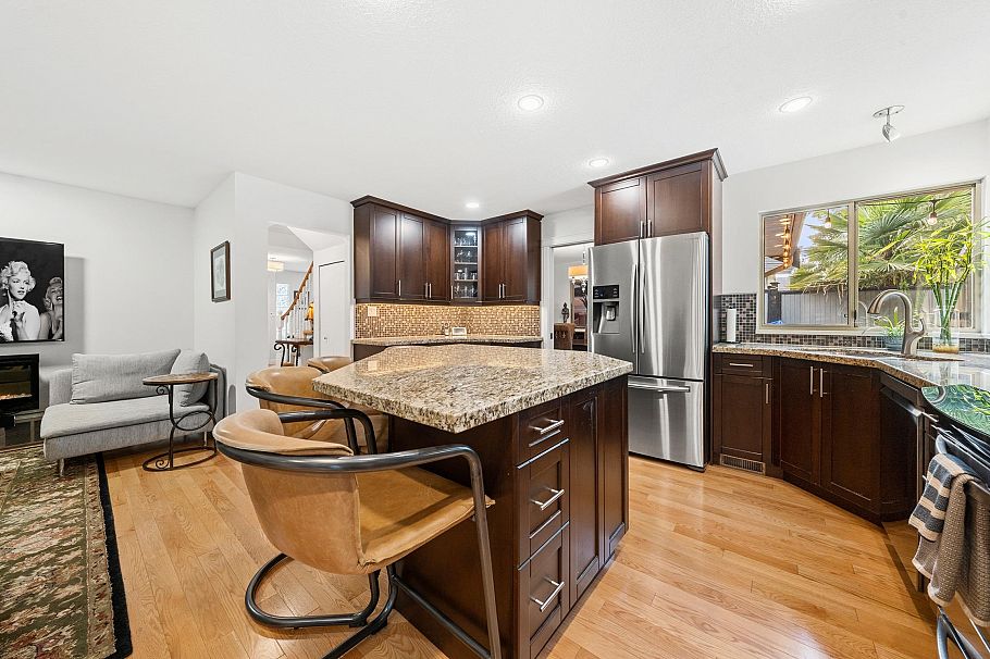 1216 Plateau Drive North Vancouver, BC - 14