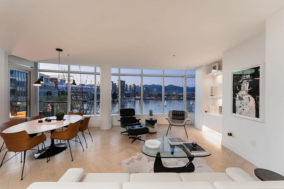 501 138 Athletes Way Vancouver, BC - 1