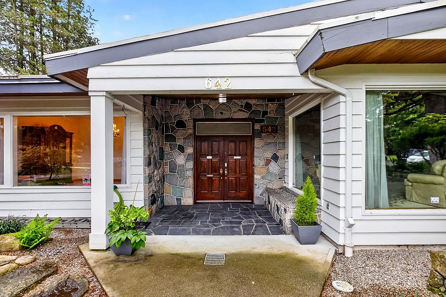 642 W 53rd Avenue Vancouver, BC - 3