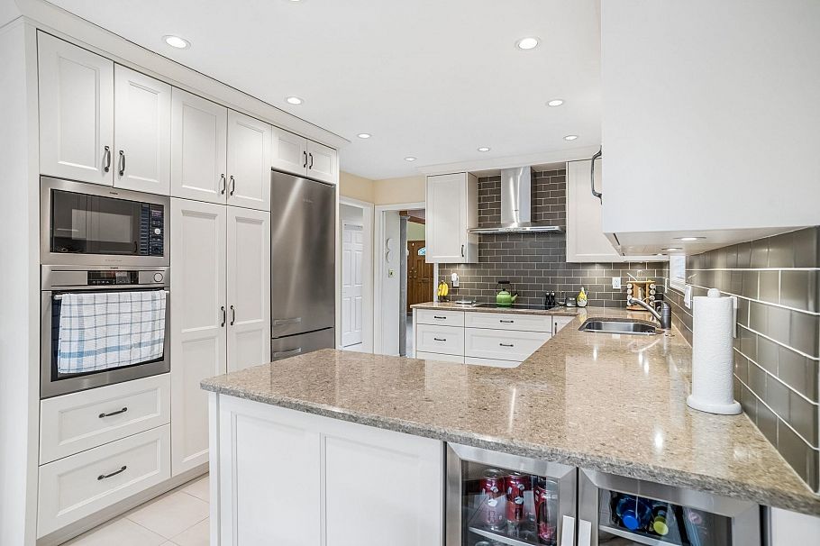 2828 W 23rd Avenue Vancouver, BC - 8
