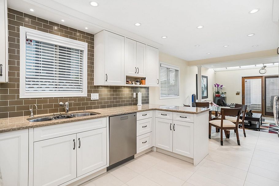 2828 W 23rd Avenue Vancouver, BC - 11