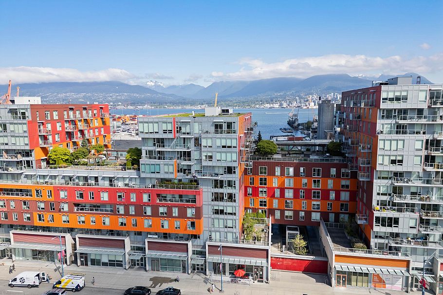 909 955 E Hastings Street Vancouver, BC - 4
