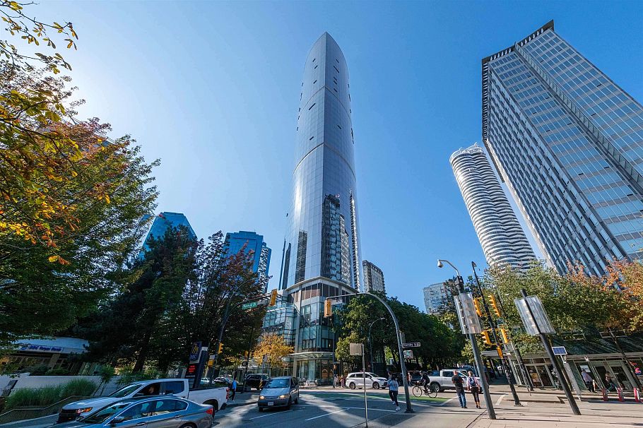 4303 938 Nelson Street Vancouver, BC - 1