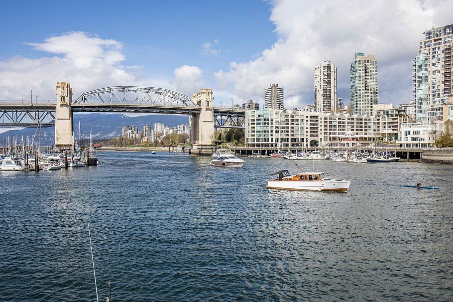 208 1529 W 6th Avenue Vancouver, BC - 30