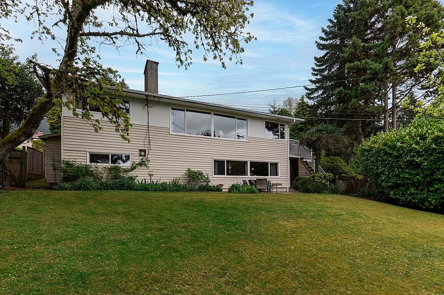 509 Granada Crescent North Vancouver, BC - 37