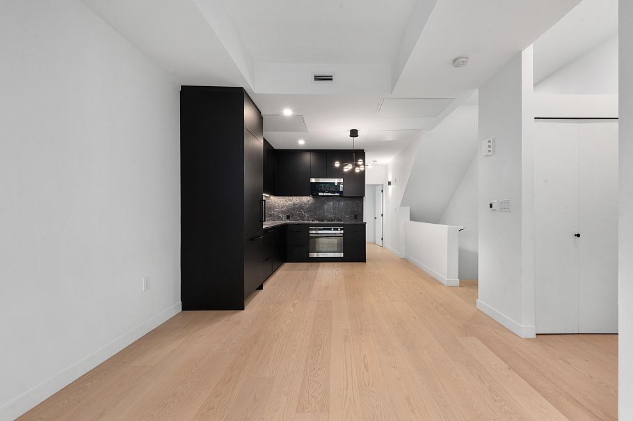122 650 E 2nd Street North Vancouver, BC - 14