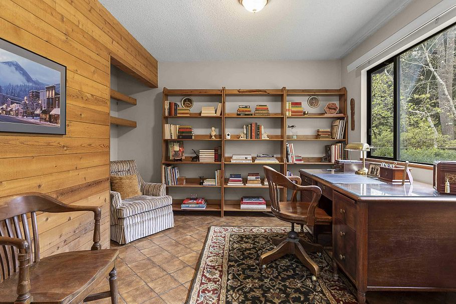 3956 W 38th Avenue Vancouver, BC - 4
