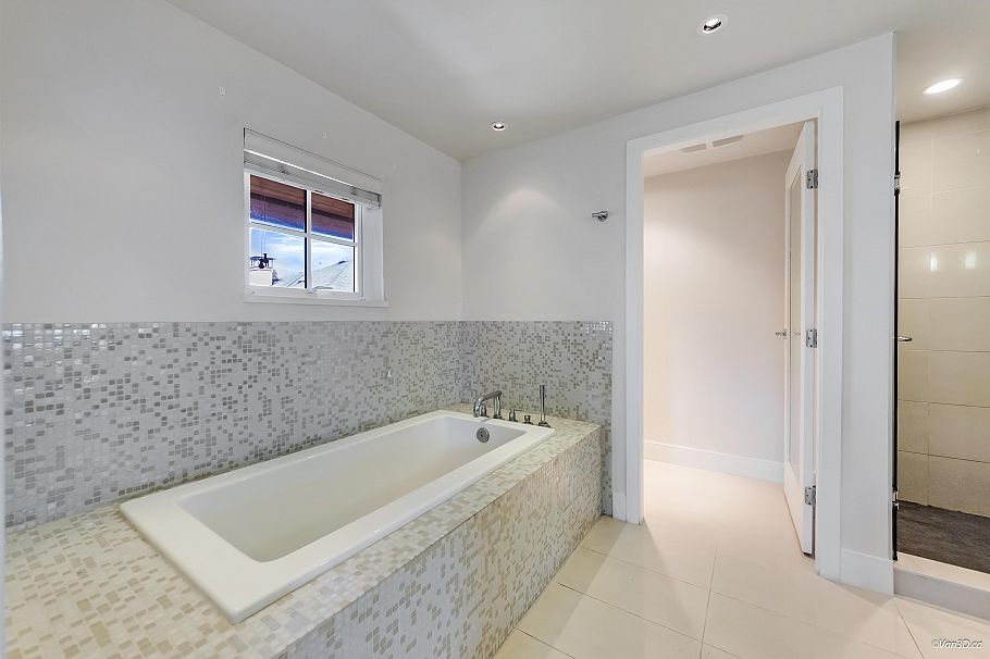 29 555 Raven Woods Drive North Vancouver, BC - 23