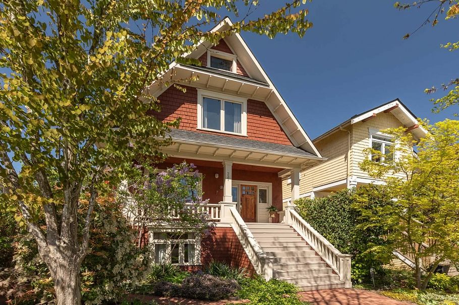 237 E 24th Avenue Vancouver, BC - 1