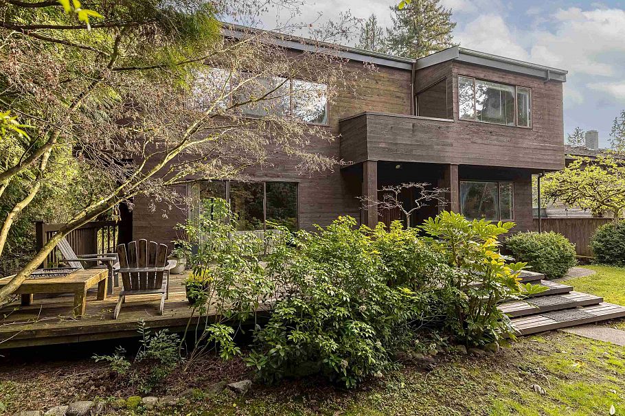 3956 W 38th Avenue Vancouver, BC - 2