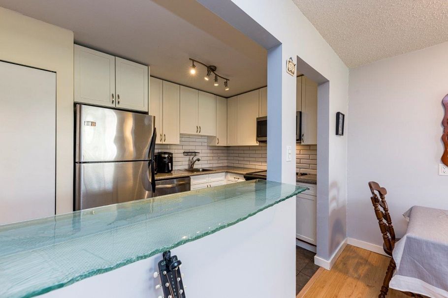 212 236 W 2nd Street North Vancouver, BC - 17