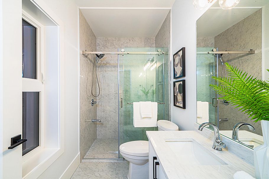 1 2735 W 8th Avenue Vancouver, BC - 26