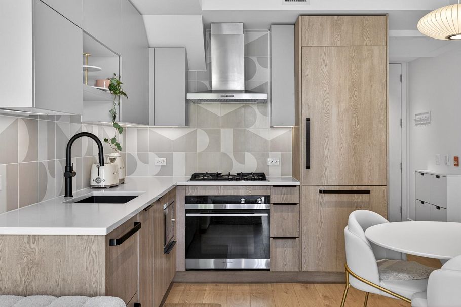 216 322 E 15th Avenue Vancouver, BC - 3