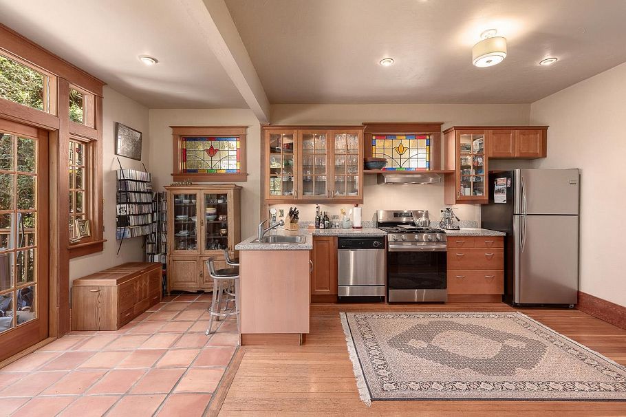 237 E 24th Avenue Vancouver, BC - 9