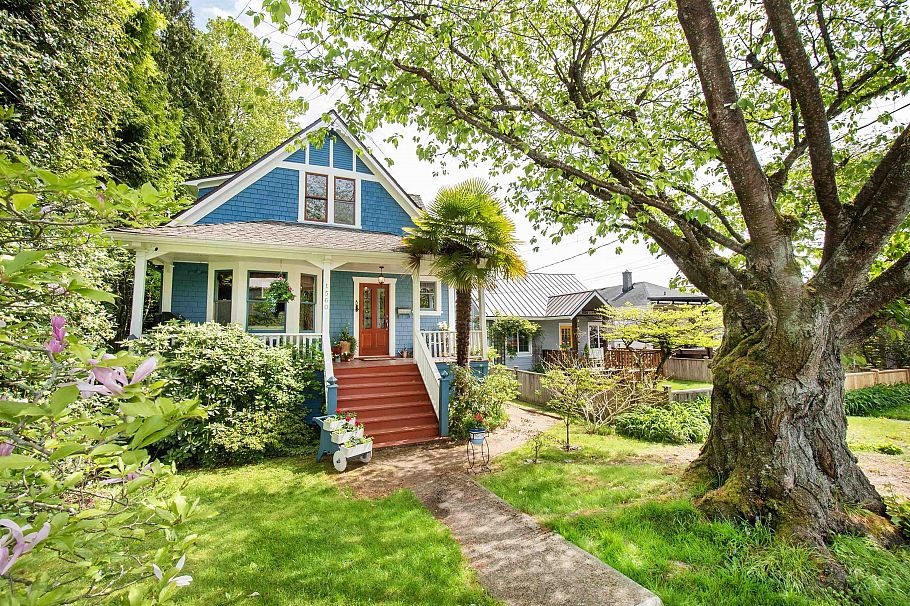 1560 Macgowan Avenue North Vancouver, BC - 2