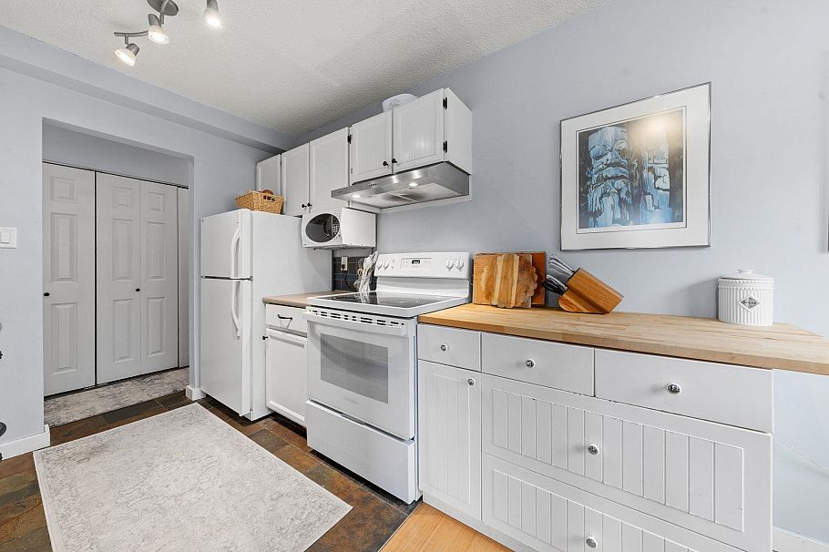 312 131 W 4th Street North Vancouver, BC - 10