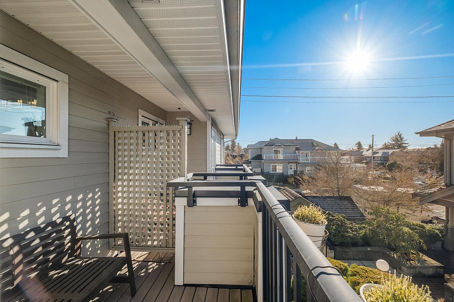 1127 St. Andrews Avenue North Vancouver, BC - 22
