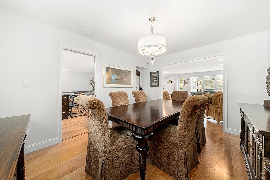 1216 Plateau Drive North Vancouver, BC - 11