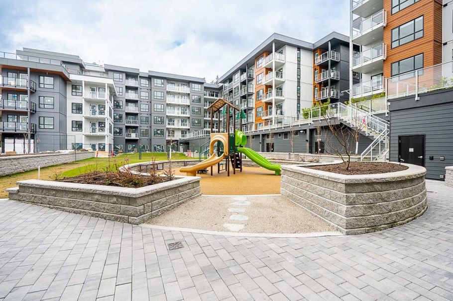 412 3596 Malsum Drive North Vancouver, BC - 39