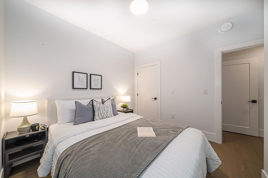 1 2735 W 8th Avenue Vancouver, BC - 23