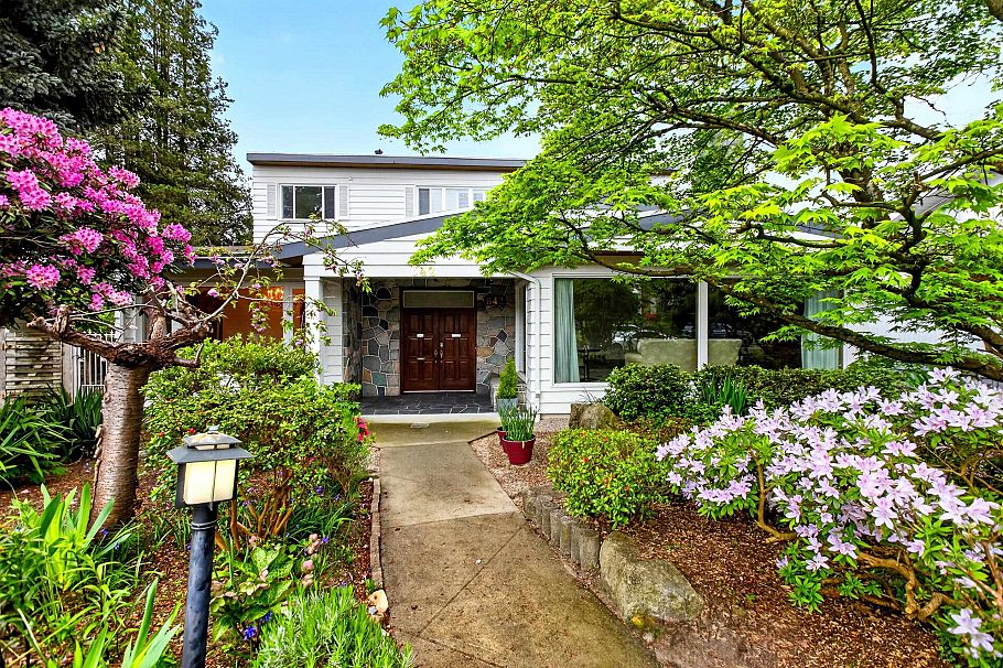 642 W 53rd Avenue Vancouver, BC - 2