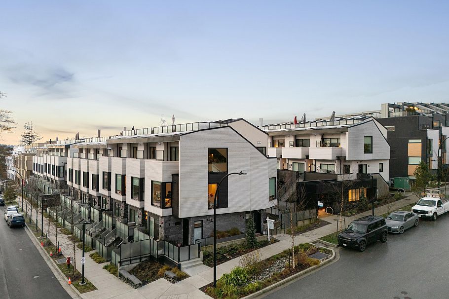 122 650 E 2nd Street North Vancouver, BC - 1