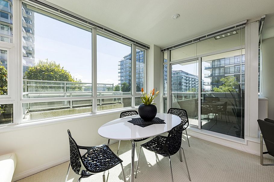 303 168 E Esplanade North Vancouver, BC - 8
