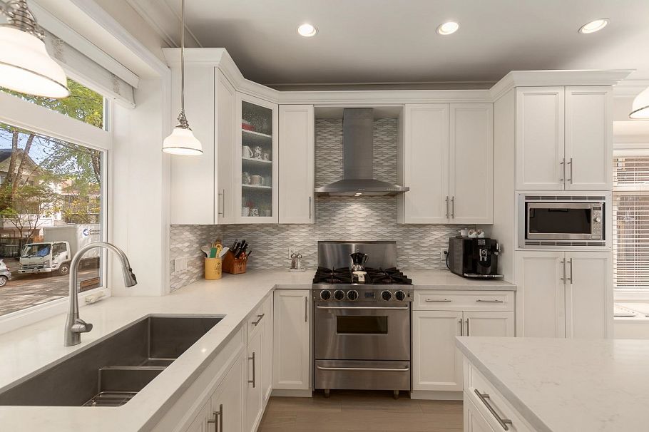 682 W 13th Avenue Vancouver, BC - 7