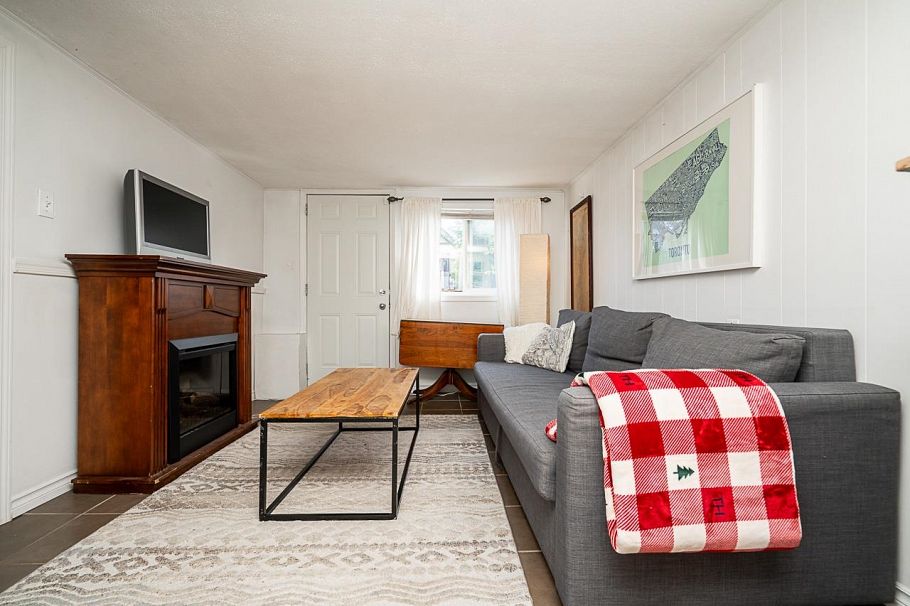1623 E 12th Avenue Vancouver, BC - 24