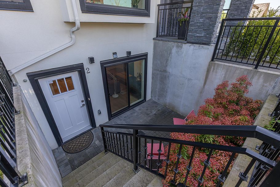 215 E 22nd Street North Vancouver, BC - 25