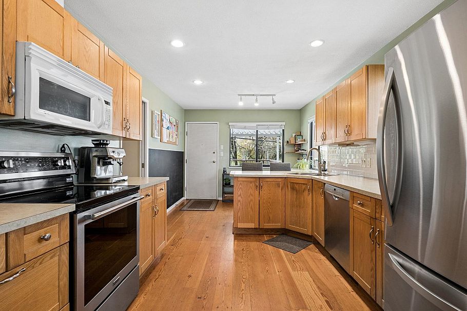 2050 E 13th Avenue Vancouver, BC - 13