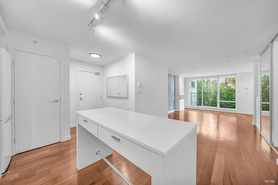 409 328 E 11th Avenue Vancouver, BC - 6
