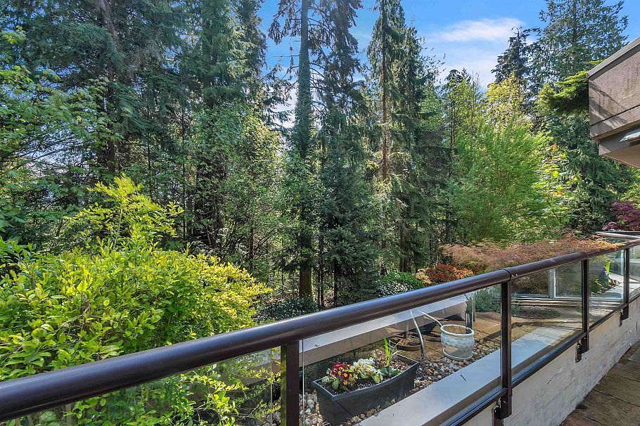 207 1500 Ostler Court North Vancouver, BC - 39
