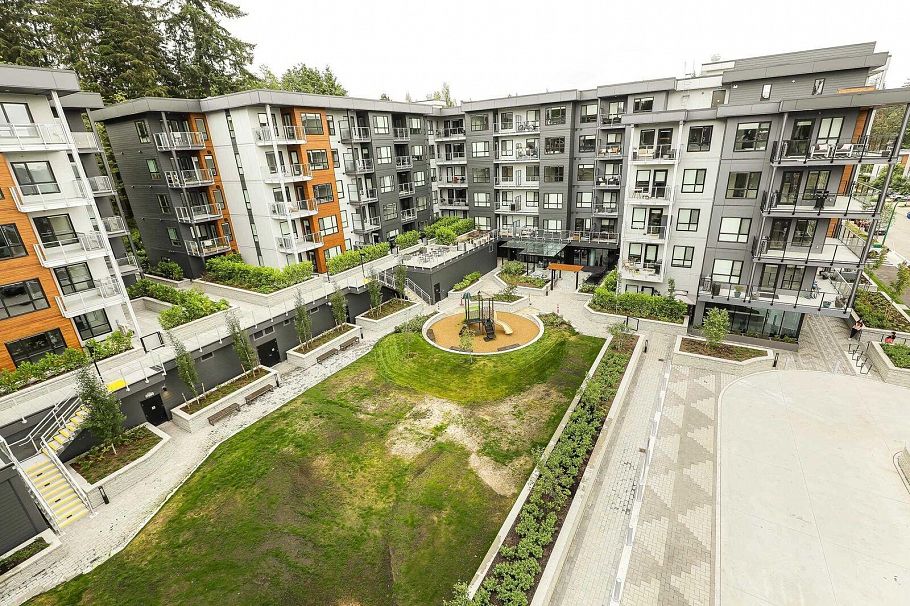 206 3594 Malsum Drive North Vancouver, BC - 33