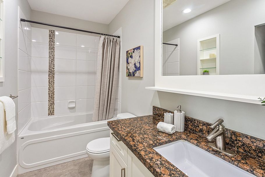 207 2288 W Broadway Vancouver, BC - 12