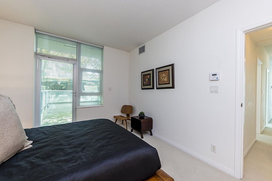 303 168 E Esplanade North Vancouver, BC - 16