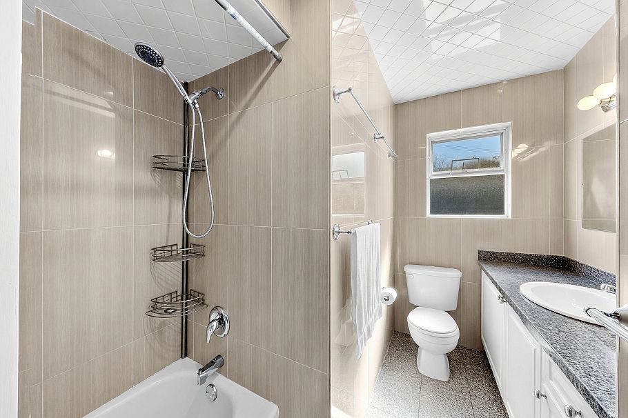 245 W 63rd Avenue Vancouver, BC - 21