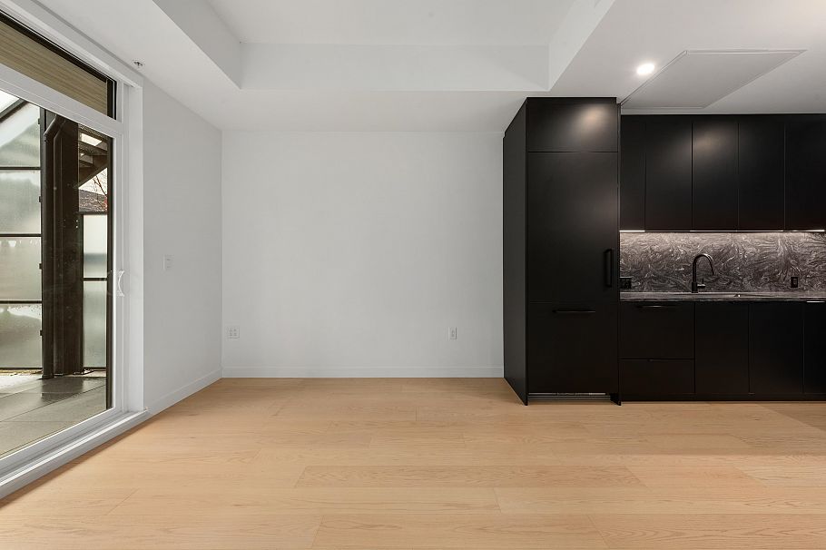 122 650 E 2nd Street North Vancouver, BC - 3