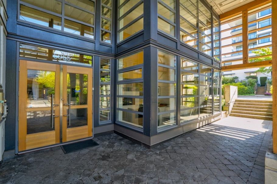 207 5955 Iona Drive Vancouver, BC - 3