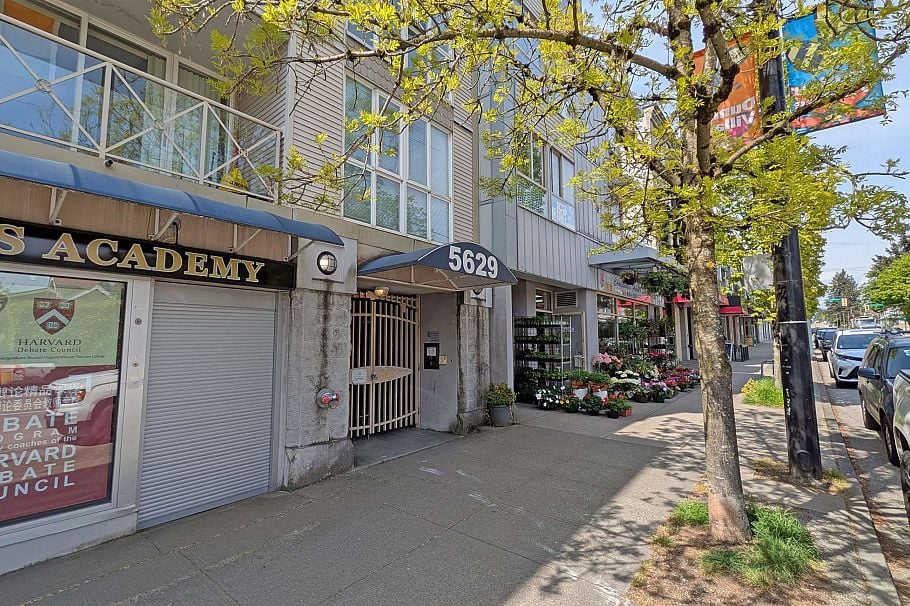 202 5629 Dunbar Street Vancouver, BC - 1