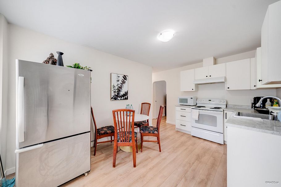 5702 Lancaster Street Vancouver, BC - 9
