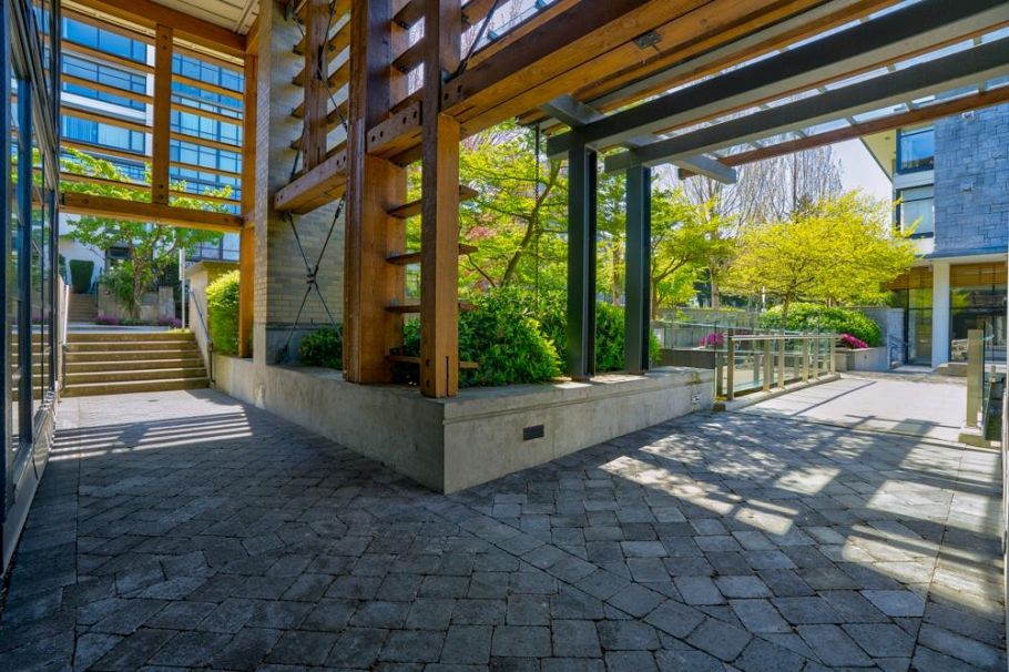 207 5955 Iona Drive Vancouver, BC - 31