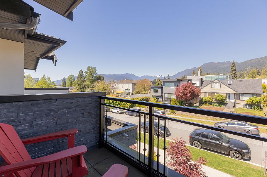 215 E 22nd Street North Vancouver, BC - 19