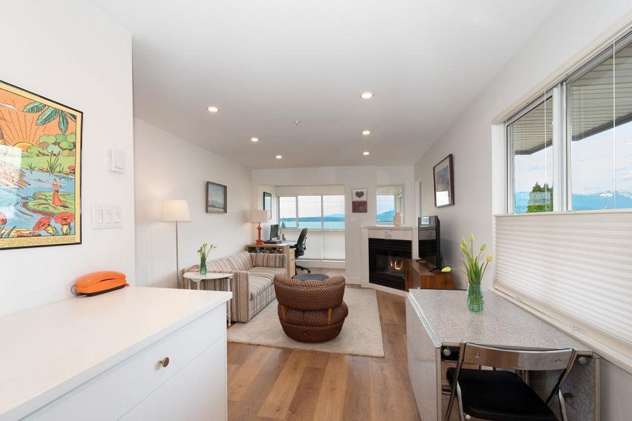 208 2211 Wall Street Vancouver, BC - 2