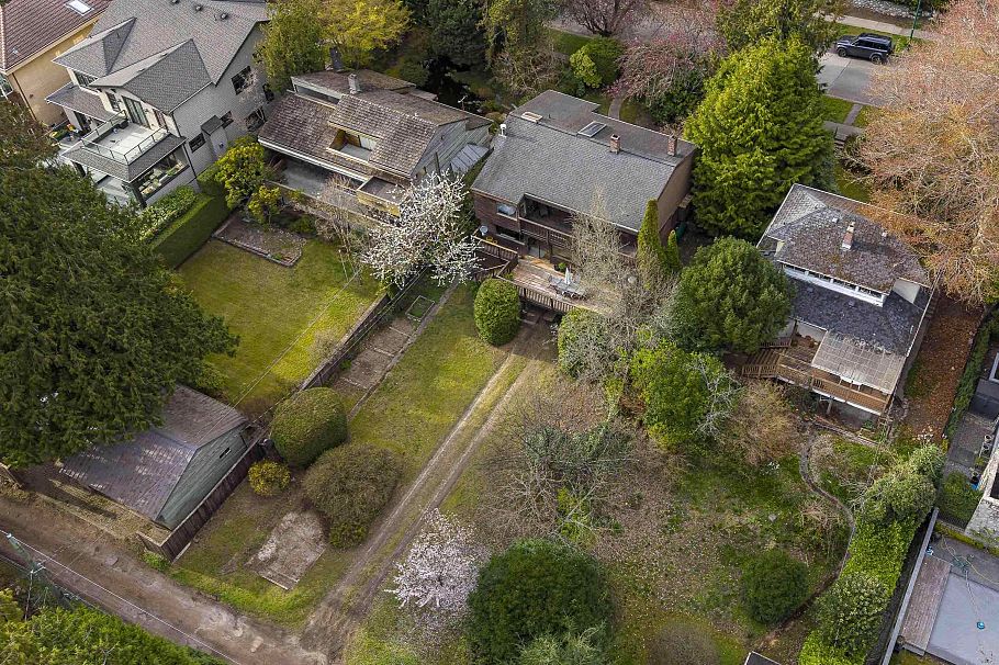 3956 W 38th Avenue Vancouver, BC - 32