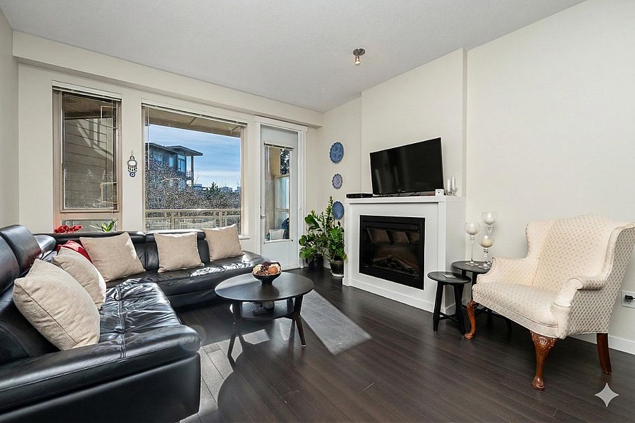 311 159 W 22nd Street North Vancouver, BC - 4