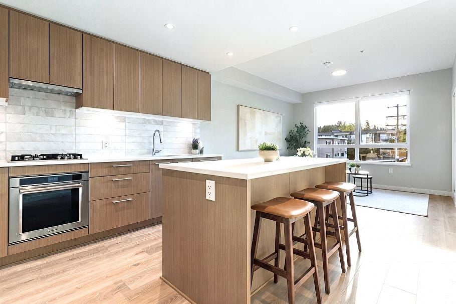 312 110 E 17th Street North Vancouver, BC - 1