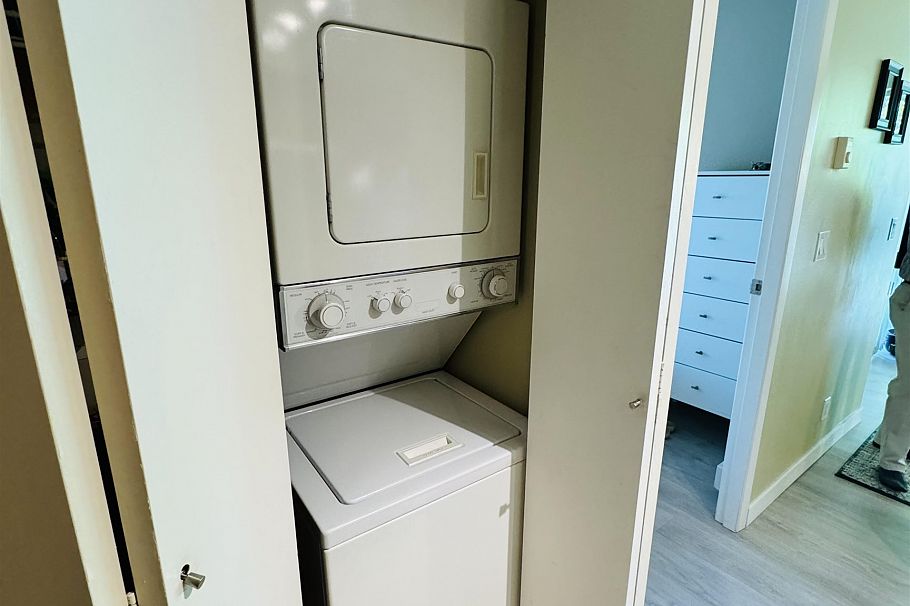 207 1889 Alberni Street Vancouver, BC - 9