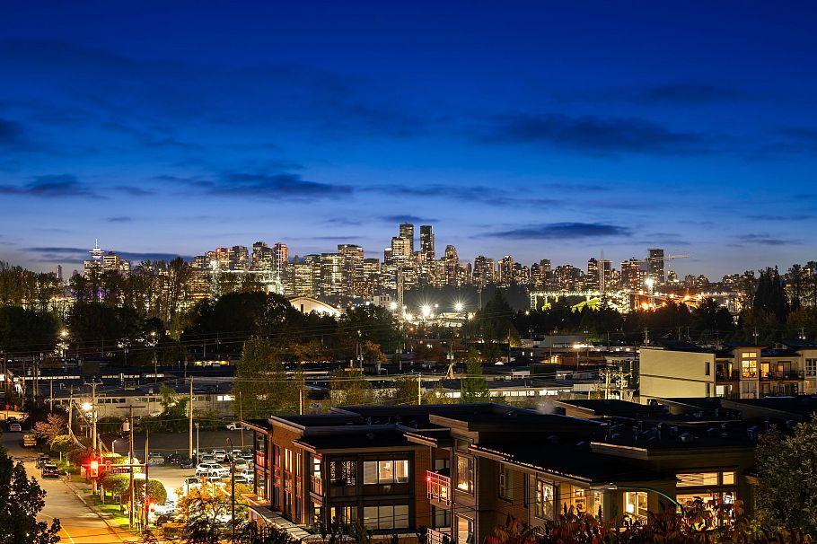 1140 W 17 Street North Vancouver, BC - 17