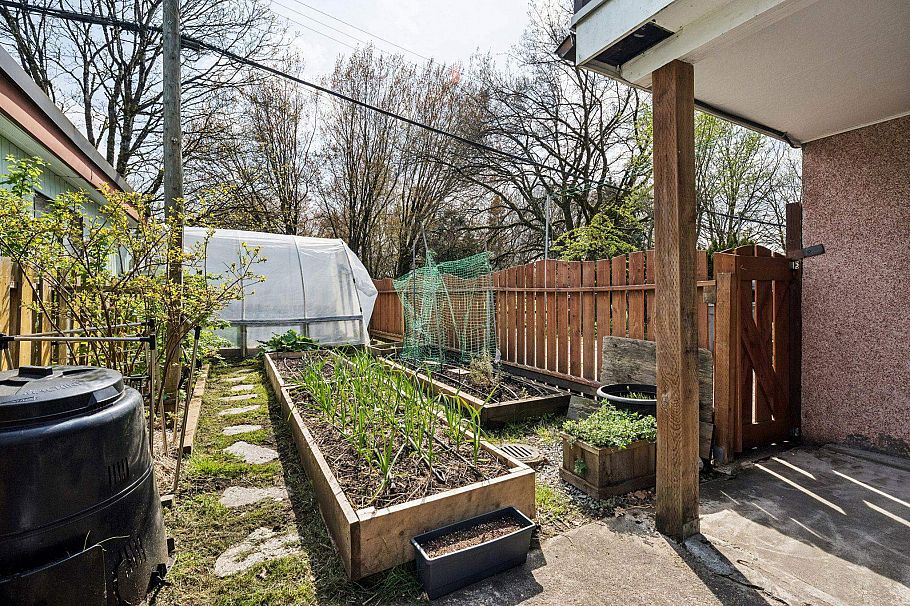 2050 E 13th Avenue Vancouver, BC - 20
